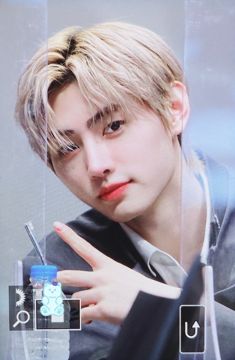 초당 tweet media
