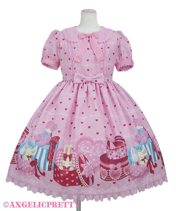 hourlydresses's tweet photo. https://t.co/pkz76Xg2Ac
