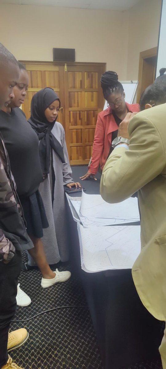Bandari_Bora's tweet photo. Understanding the land cadastral maps of Durban, thanks to @eThekwiniM development planning, environment &amp; management unit for technical support @wiomsa @Cities_n_Coasts @comred_ https://t.co/av3Fb9HP36