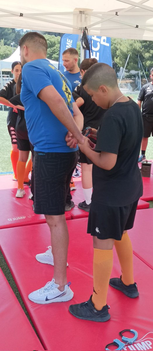 PoliceNat30's tweet photo. [#ProxRaid]
Présent ce jour au stade Auzon, #QRR Pissevin Valdegour à #Nimes.
Rapprochement police-population.
Nombreuses activités éducatives et sportives proposées. 
Présence de nos policiers et du #CPCJ. https://t.co/YIHZ3dABrt