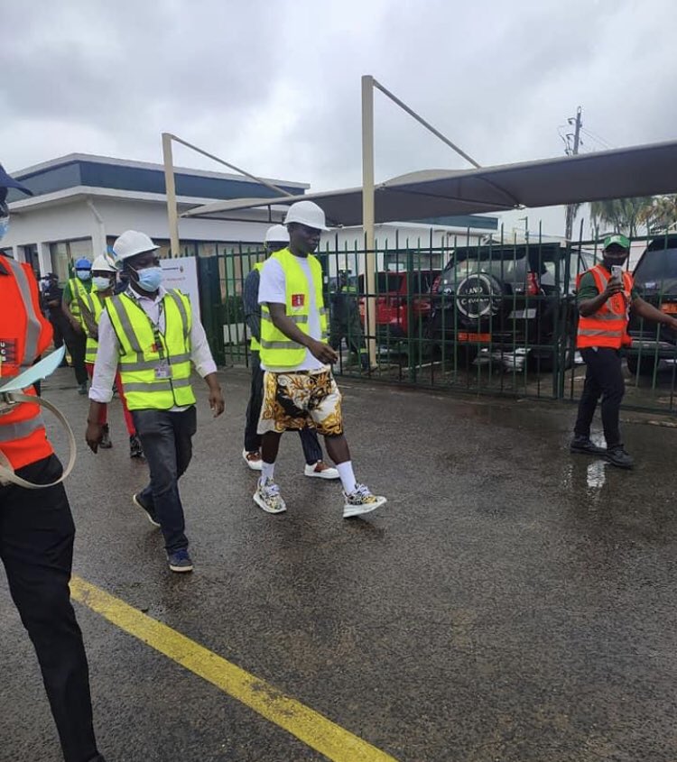 l_nzie's tweet photo. Aboubakar Vicent, ambassadeur de la marque UCB célèbre les 50 ans de l’entreprise à travers un tour de la ville de Douala ce mardi.
#AbouAtUcb
#AbouEstSpecial
#LeCapiUnique https://t.co/fFuZTPvF1q