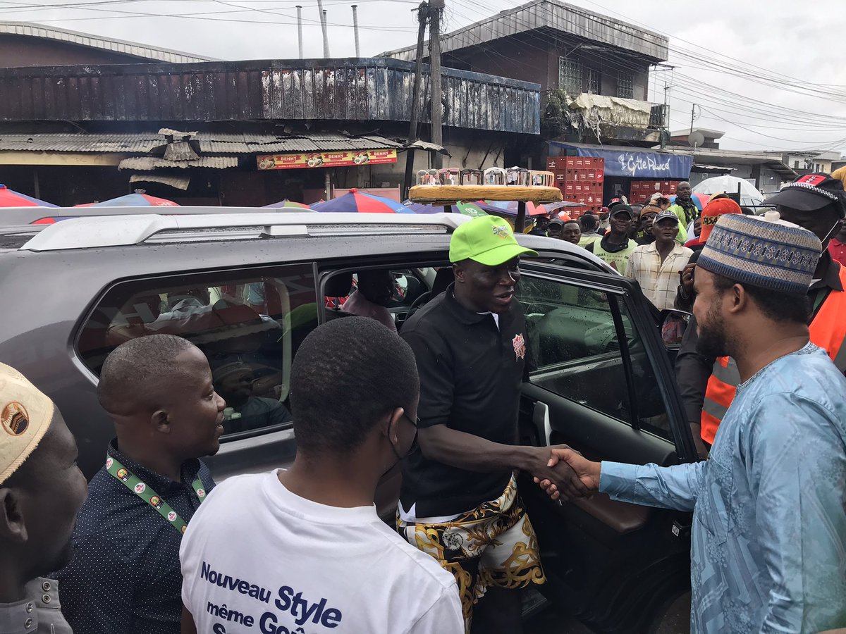 l_nzie's tweet photo. Aboubakar Vicent, ambassadeur de la marque UCB célèbre les 50 ans de l’entreprise à travers un tour de la ville de Douala ce mardi.
#AbouAtUcb
#AbouEstSpecial
#LeCapiUnique https://t.co/fFuZTPvF1q