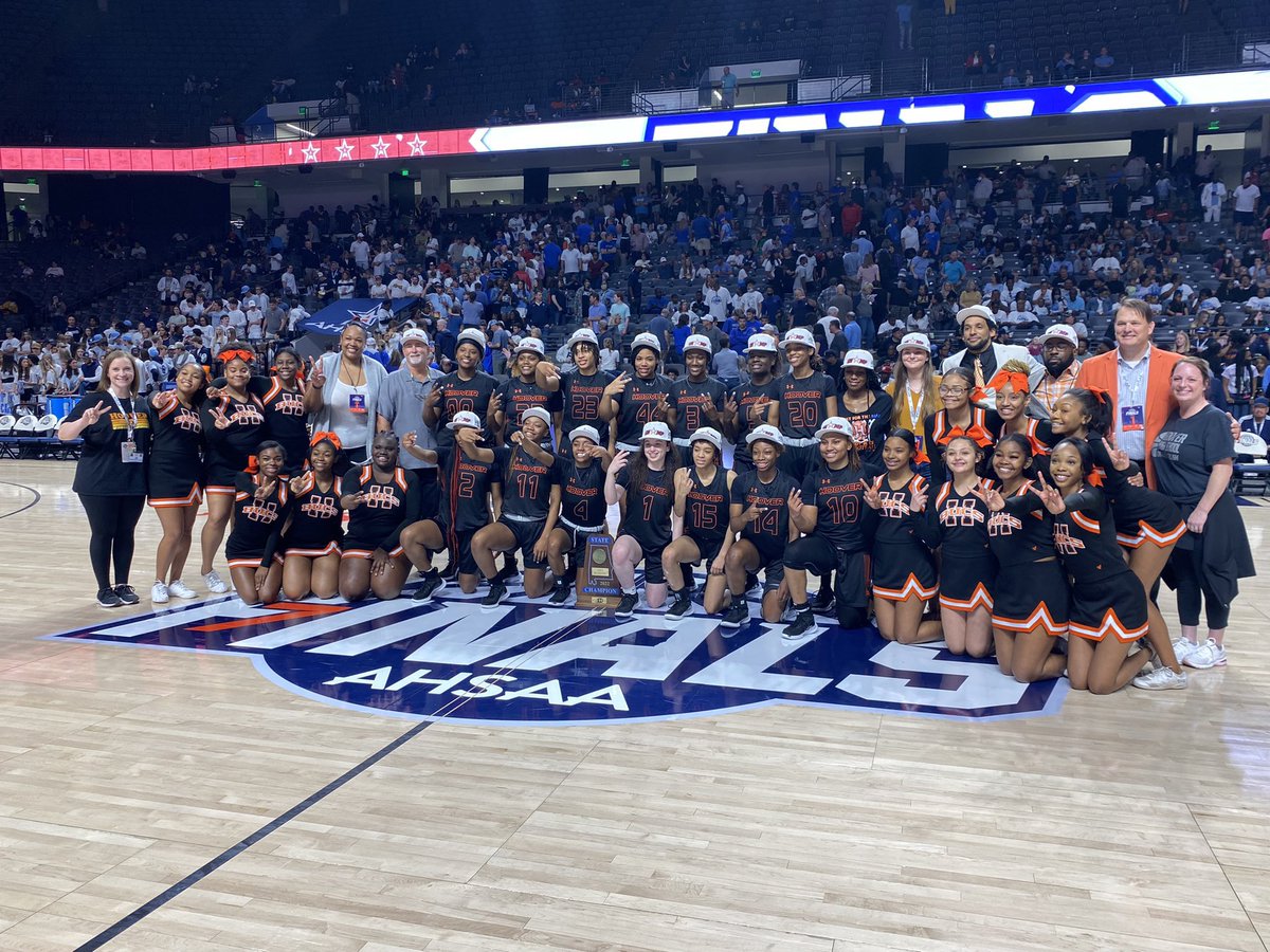 Johnson_HHS's tweet image. Woke up to 200+ new followers! 😃Just want to welcome you all and let you know I tweet the truth, the whole truth, and nothing but the truth. I coach the best high school girls basketball program in America! @HooverLadyBucs 🧡🖤 I love my job, my players, and their parents! 😂❤️