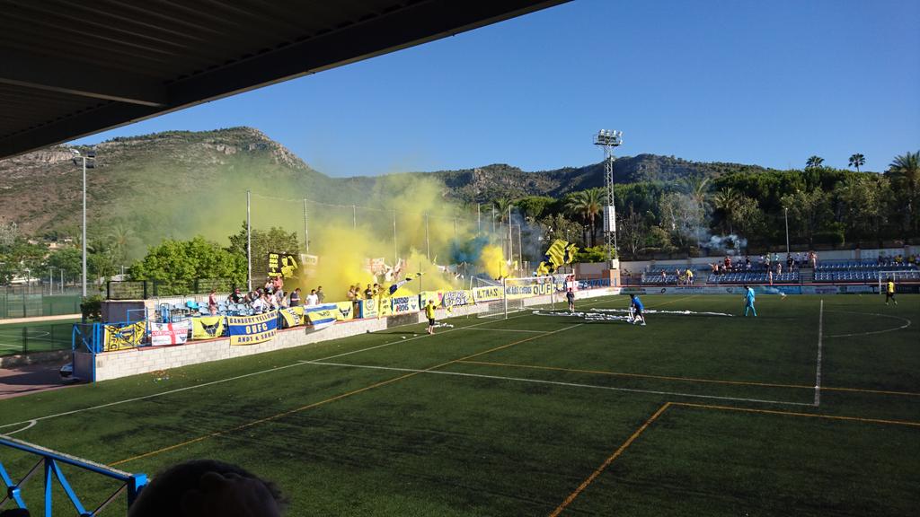 Awaydays23's tweet photo. ON THIS DAY 2016: Oxford United in Spain #OUFC https://t.co/UsxN4e9N7d