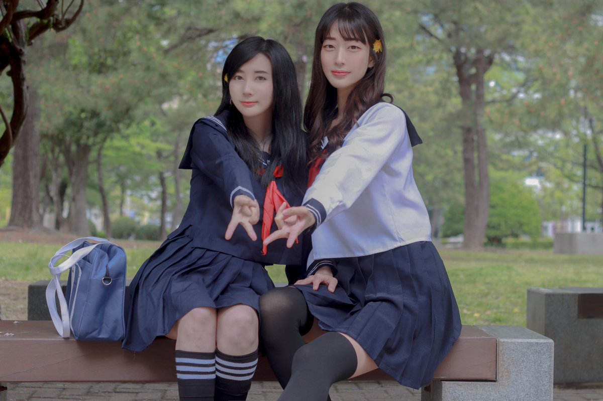 shan_0109's tweet photo. 부산 교복촬🌼

이쁜 언니❤️ @starmoa12 

📷 @healing1013 
🎨 @hayou_p https://t.co/k5FKd4mpBd