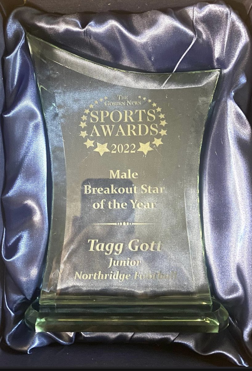 TaggGott's tweet photo. Blessed to have received The Breakout Athlete of the year award! https://t.co/il3hbAW26r