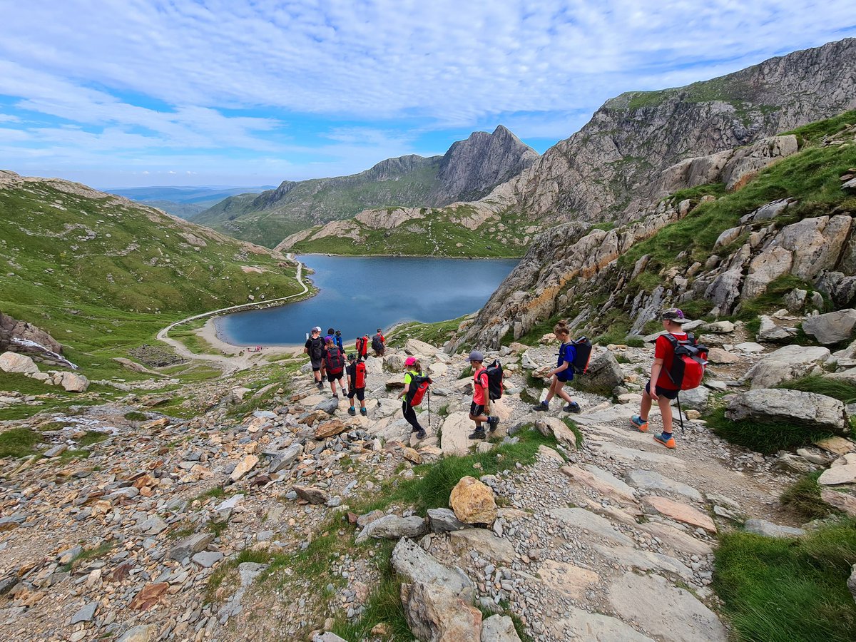 MrReynolds89's tweet photo. What a trip- 20 kids, 7 staff, 5 days, 3 peaks completed! 👊🏴󠁧󠁢󠁳󠁣󠁴󠁿🏴󠁧󠁢󠁥󠁮󠁧󠁿🏴󠁧󠁢󠁷󠁬󠁳󠁿 Finished with Snowdon yesterday! 🥳🙌🥵 #schooltrip #threepeaks #pesspa #welldoneeveryone https://t.co/3pNAbM5R60