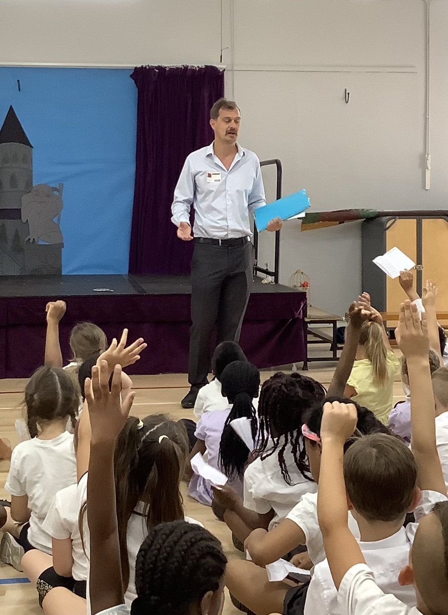 BelmontCastleAcademy (@bca_thurrock) on Twitter photo Year 3 had a visit today from <a href="/GaryPearson13/">Gary Pearson</a>, Editor of the Thurrock Gazette. The children asked lots of good questions about being a reporter and editor - definitely some budding journalists at BCA! Year 3 had a visit today from <a href="/GaryPearson13/">Gary Pearson</a>, Editor of the Thurrock Gazette. The children asked lots of good questions about being a reporter and editor - definitely some budding journalists at BCA!