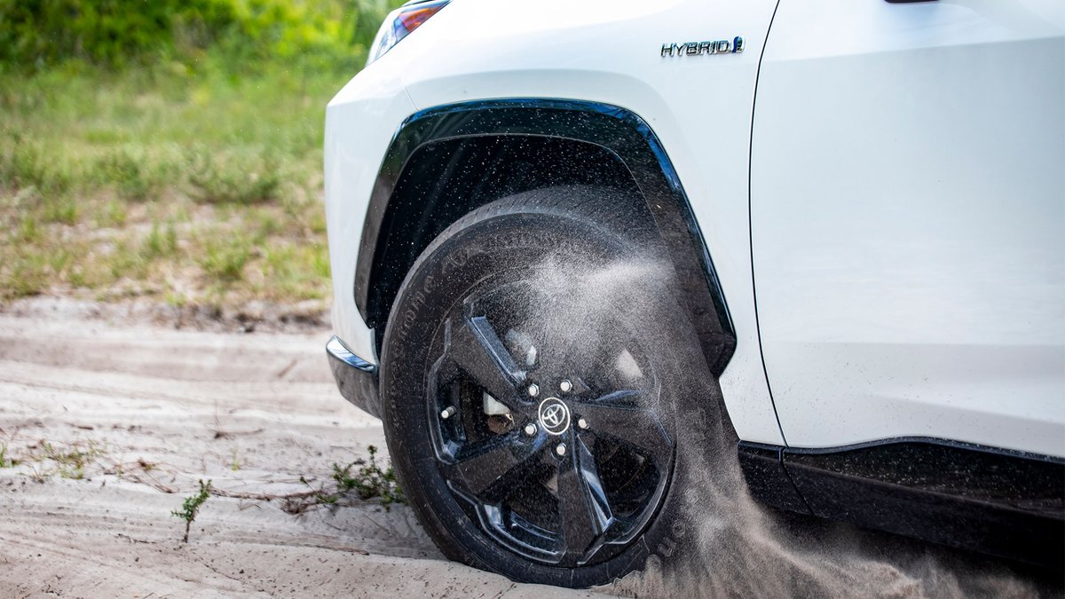 FirestoneTires's tweet photo. Trade in the dirt for some sand. #FirestoneTires #DestinationLE3 #TireTuesday https://t.co/CirHk9aW7s
