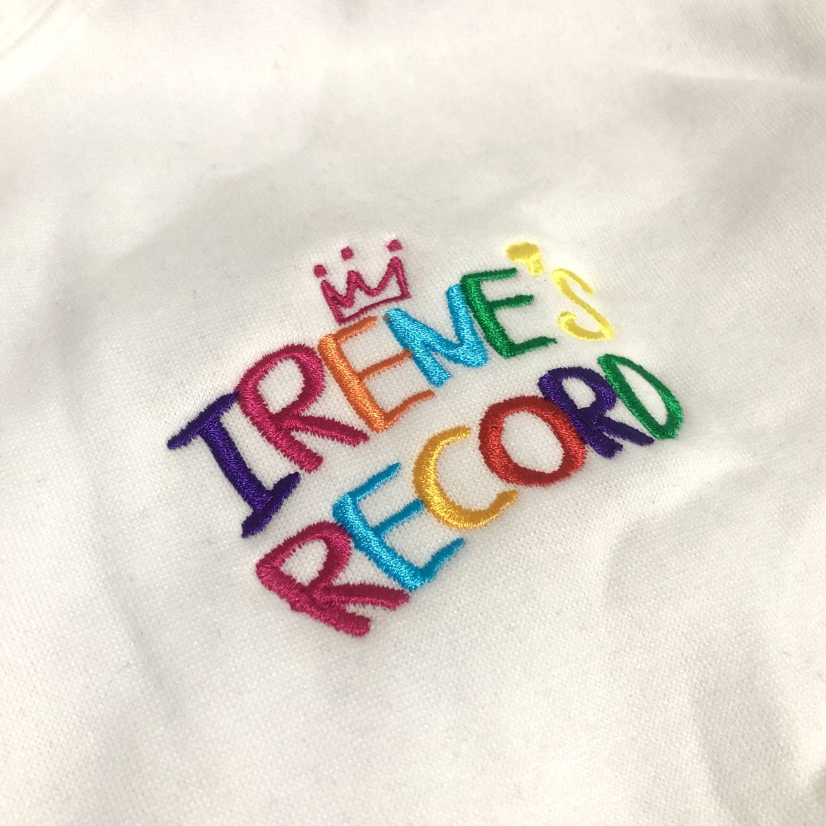 myaescart's tweet photo. π #aescartmails π !
aaaa omg a very happy mail~! thank you so much for this ireneβs record inspired hoodie, @BJH_Philippines ! π₯Ήπ€ itβs very very prettyyyyy and comfy!! π€ i loveee it so much~~! π€ https://t.co/PfEt8U1pyo