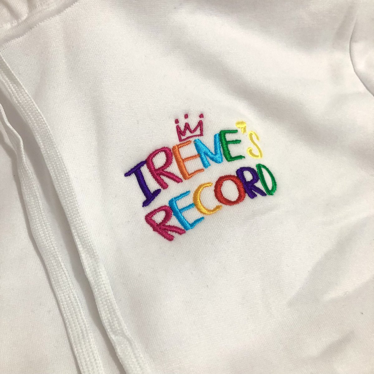 myaescart's tweet photo. π #aescartmails π !
aaaa omg a very happy mail~! thank you so much for this ireneβs record inspired hoodie, @BJH_Philippines ! π₯Ήπ€ itβs very very prettyyyyy and comfy!! π€ i loveee it so much~~! π€ https://t.co/PfEt8U1pyo