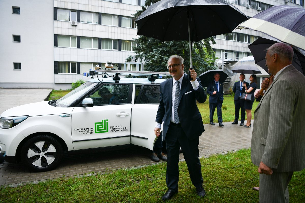 Valsts prezidents, apmeklējot <a href="/edi_riga/">EDI Institute of Electronics and Computer Science</a>: "Zinātne ir Latvijas izaugsmes pamats!" 

➡️president.lv/lv/jaunums/val…