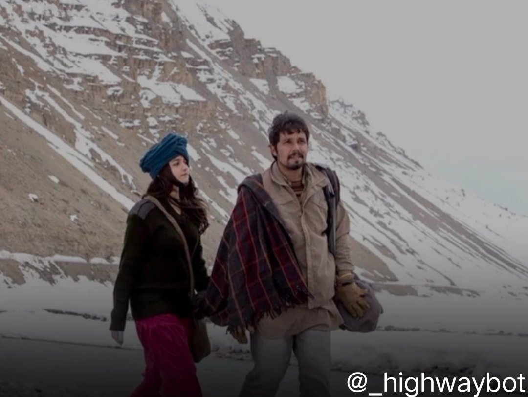 _highwaybot's tweet photo. Veera and Mahabir in the mountains ♥️

#AliaBhatt #Highway #imtiazali https://t.co/oP1pzZtv4e