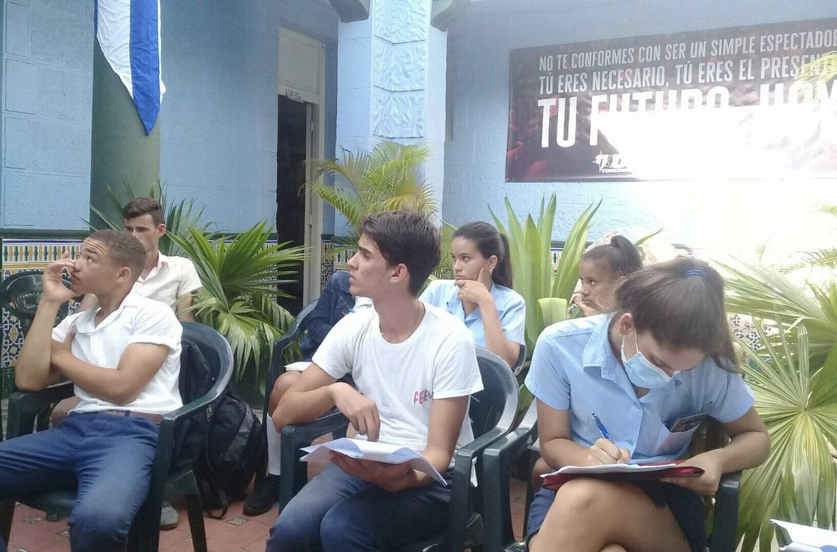 Pensar 💭 , cambiar🖊, incluir 📝organizar📑, amar ❤️🇨🇺y transformar es lo que se propone el Secretariado Provincial de la FEEM en su reunión Ordinaria del mes con la presencia de Yamilé Ramos Cordero 1ra Secretaria del PCC🇨🇺 en nuestra Provincia