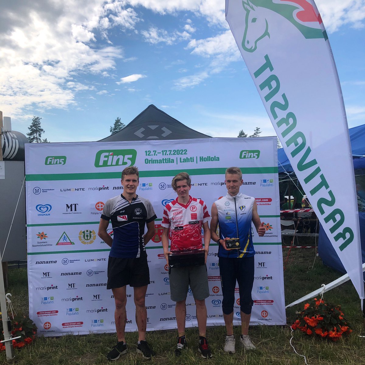 2022fin5's tweet photo. Miesten pääsarjan H21E WRE kärkikolmikko on selvillä! Onnea voittajille 🙌

#2022fin5 #suunnistus #orienteering https://t.co/qFJ0INiddu