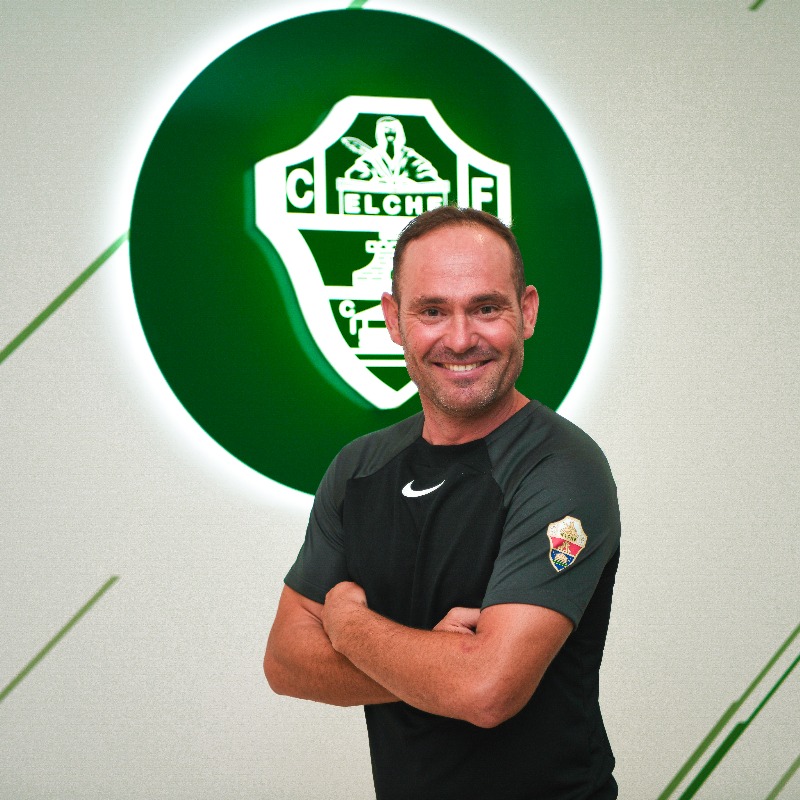 elchecf's tweet photo. 📯𝐎𝐟𝐢𝐜𝐢𝐚𝐥 | Nino
🤝 ¡La #Le7enda seguirá siendo el segundo entrenador del #Ilicitano!
#MuchoElche 💚