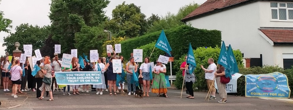 BirminghamNEU's tweet photo. The banner made by NEU members at Lordswood Girls' School says 'you trust us with your children, so trust us on this'. These dedicated educators want to be back at work, but the school walked away from dispute resolution meetings. Parents need to know the truth! @NEUnion https://t.co/vrgH64t16i