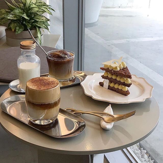 fromkyahseyes's tweet photo. Coffee runs. https://t.co/iheRKV7O26