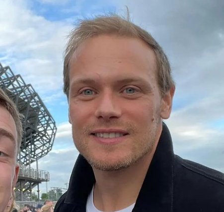 DailyHeughan's tweet photo. https://t.co/clWlxBpSi2