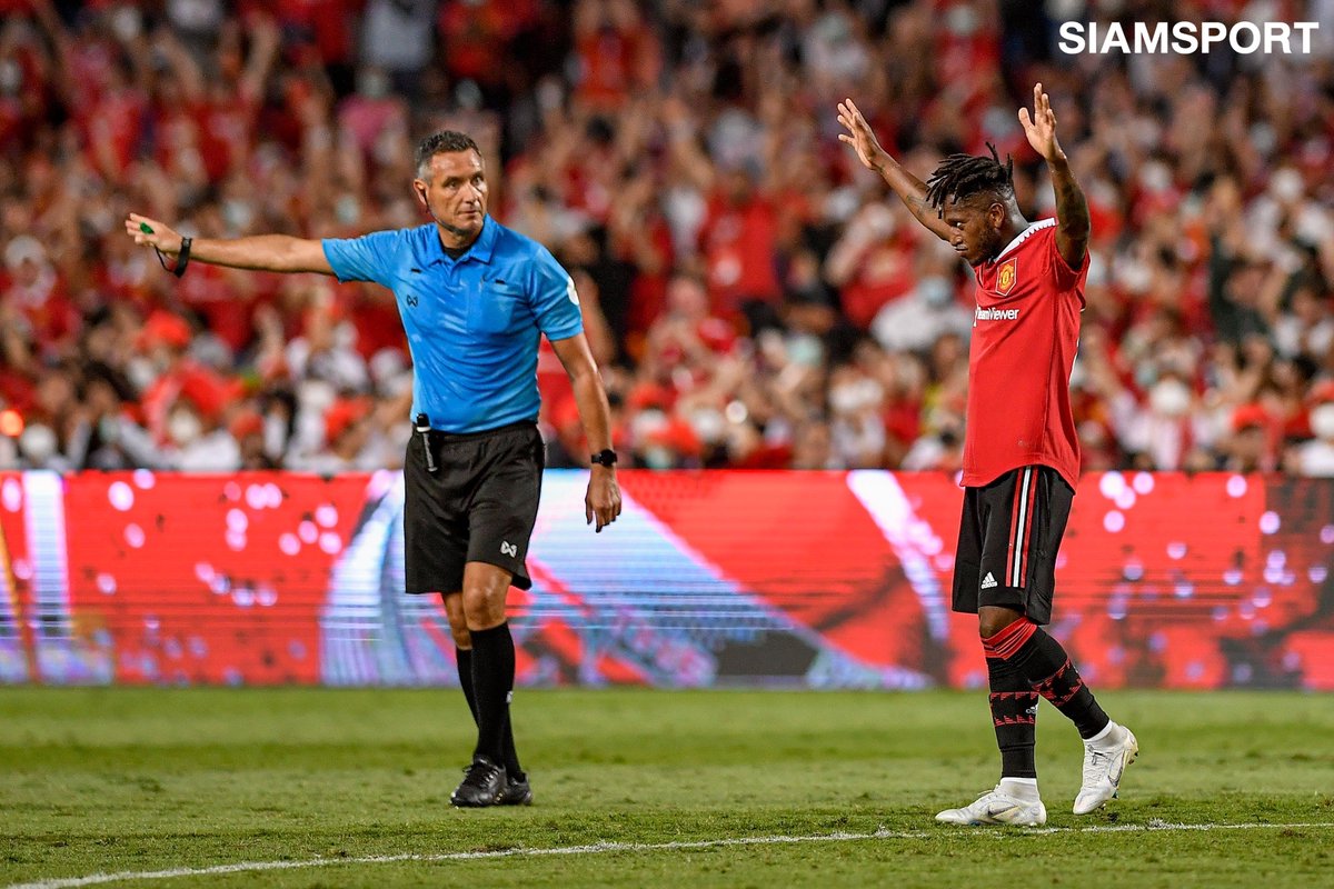 siamsport_news's tweet photo. 🔴 45 นาทีที่ดีของ เทน ฮาก ท่ามกลางเสียงกรี๊ดของแฟนผีสนั่นราชมังคลากีฬาสถาน 

⚽️ 1-0 เจดอน ซานโช่ น.13

⚽️ 2-0 เฟร็ด น.30

⚽️ 3-0 อ็องโตนี่ มาร์กซิยาล น.33  

#แดงเดือดเมืองไทย #ศึกแดงเดือดในไทย #แมนยู #ลิเวอร์พูล #MUFCinThailand #LFCPreSeason https://t.co/du80yQLmth