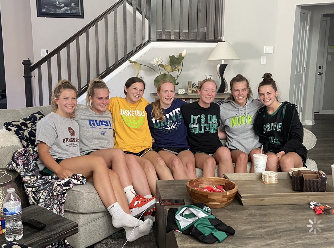 arichards_10_'s tweet photo. Had a great week at Run for Roses and Select 40 session II. Overall record of 9-1. @WestMiDrive2024 @Drivebball1               @lrichards_20 @LilyZeinstra @PolegaReese @GeersMadelyn @AveryDepagter @gracelyons85 https://t.co/gC2GmH1Snd