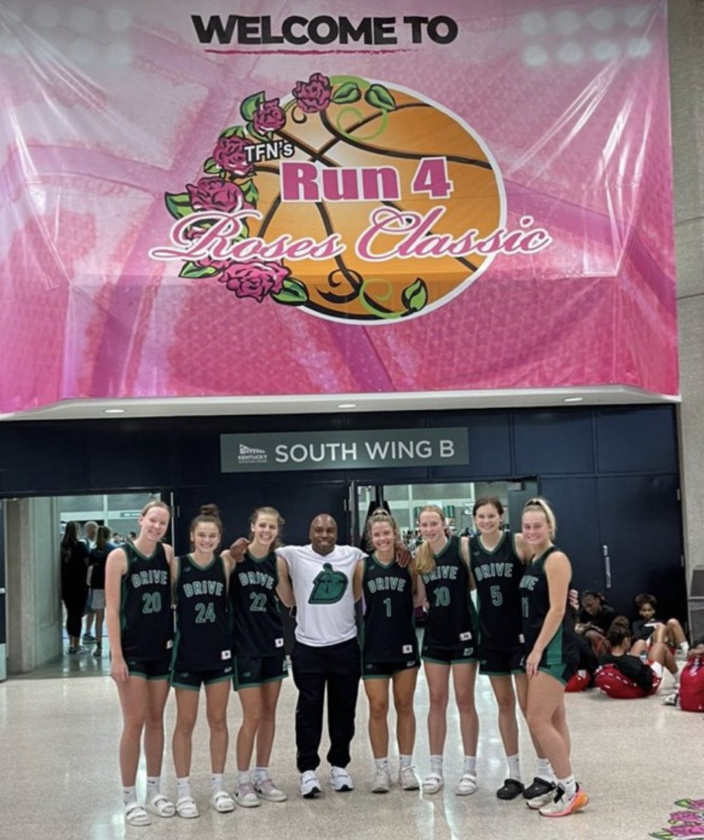 arichards_10_'s tweet photo. Had a great week at Run for Roses and Select 40 session II. Overall record of 9-1. @WestMiDrive2024 @Drivebball1               @lrichards_20 @LilyZeinstra @PolegaReese @GeersMadelyn @AveryDepagter @gracelyons85 https://t.co/gC2GmH1Snd