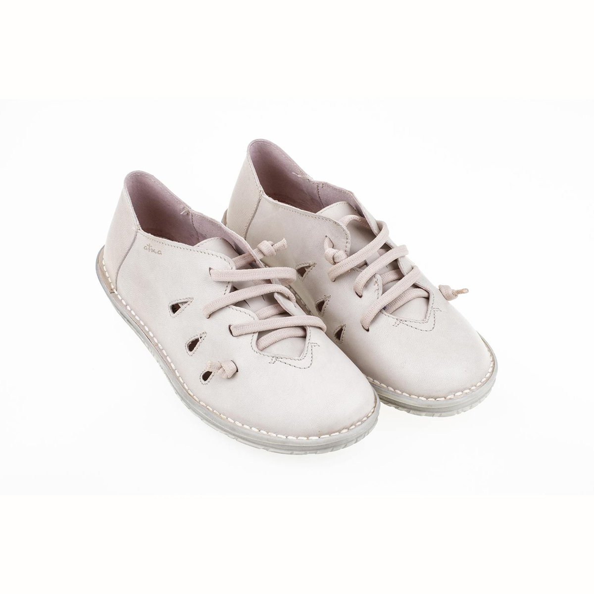 maistendencia's tweet photo. [ 🛍️ ]  Zapato Subido Piel Elástico Atxa 

🛒 https://t.co/p9mzrxwrBc vía @maistendencia

#maistendencia #zapatosmujer #modamujer #Atxa https://t.co/xa48rHSjNr