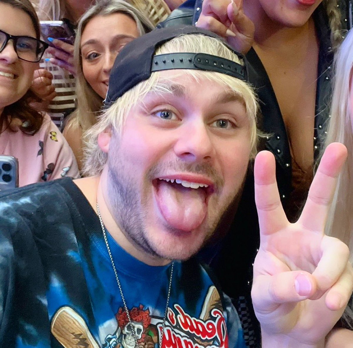 michael clifford archives (@mgcarchvs) on Twitter photo 