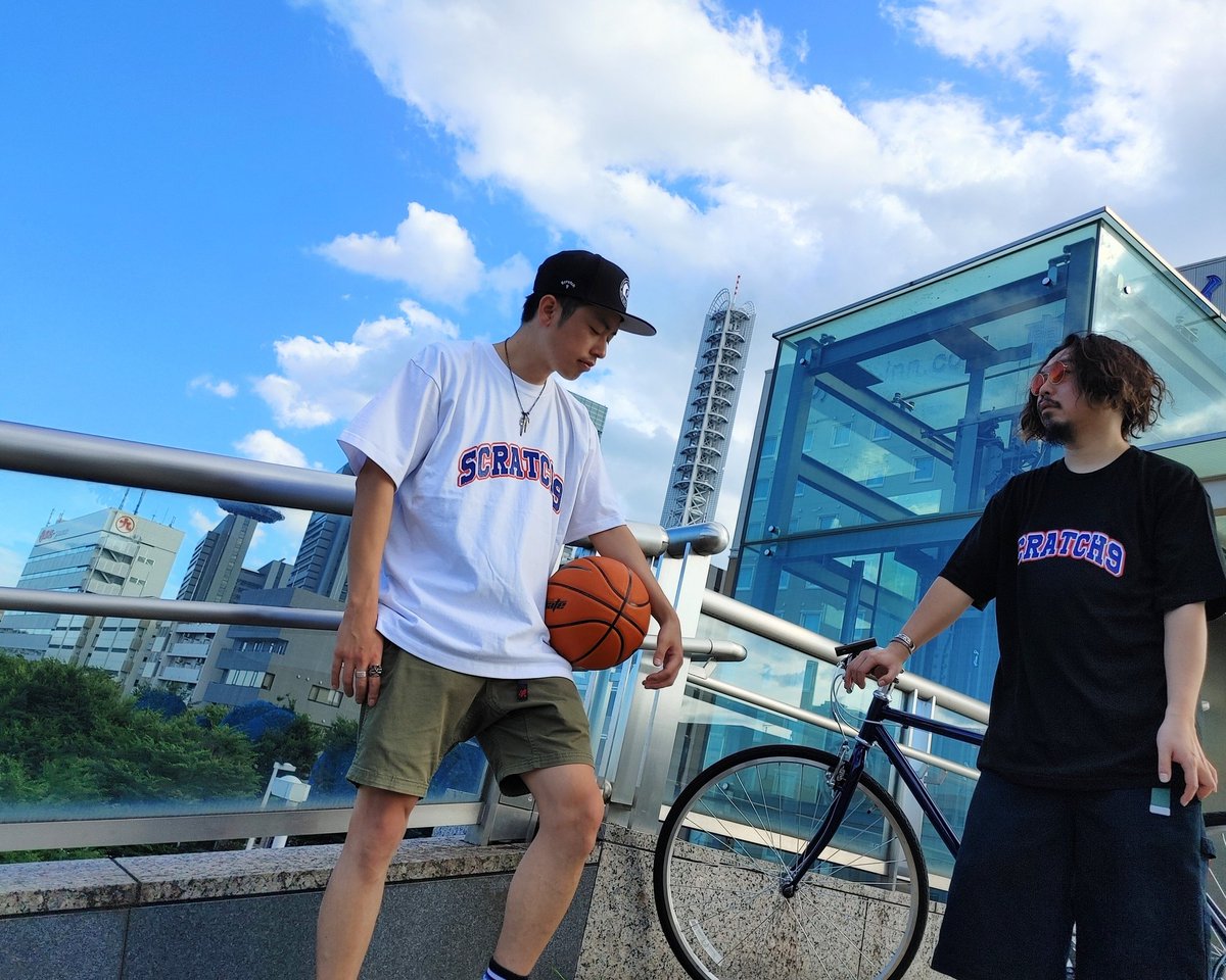 FRONTLINE_Ryoma's tweet photo. Scratch9(スクラッチナイン)
ニューアイテムが登場!!
Tシャツ、キャップ、トートバッグなど、フェスやイベントで活躍するアイテムが盛り沢山!
是非チェックしてね🔥
↓↓
https://t.co/XE47AdijwA
7/20(水)23:59までにご予約で、
最速お届け🚚
#scratch9
#ストリート系男子
#ストリート系女子 https://t.co/auTaA2VUle