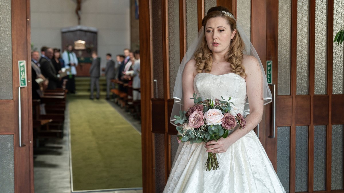 OneTVca's tweet image. In the final episode of #LifeBBC, Hannah's wedding day arrives and each character makes their final choices about how to move forward with their lives.

Our encore concludes tonight at 8pm ET. Scott &amp;amp; Bailey returns Wednesday!
onetv.ca/shows/life
onetv.ca/shows/scott-ba…