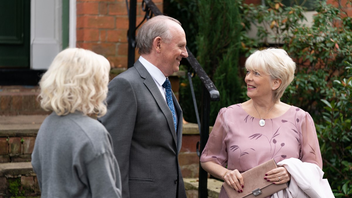 OneTVca's tweet image. In the final episode of #LifeBBC, Hannah's wedding day arrives and each character makes their final choices about how to move forward with their lives.

Our encore concludes tonight at 8pm ET. Scott &amp;amp; Bailey returns Wednesday!
onetv.ca/shows/life
onetv.ca/shows/scott-ba…