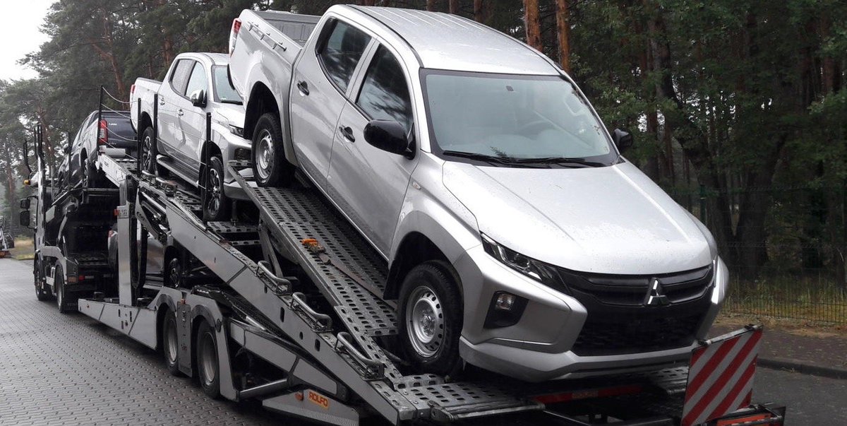 AA_stabilisiert's tweet photo. In den letzten 3 Wochen konnte DEU 🇩🇪die UKR 🇺🇦 mit weiteren dringend benötigten Fahrzeuge unterstützen. So konnten 80 Pick-ups an unsere UKR Partner ausgeliefert und übergeben werden. https://t.co/ae00VvIMxs