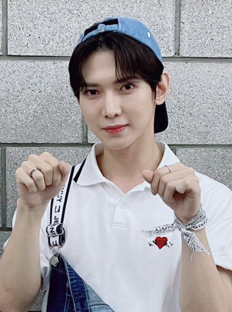 YEOTEEZx's tweet photo. Anyway yeosang been handsome since day 1 ~ https://t.co/GGpWUQaRBr