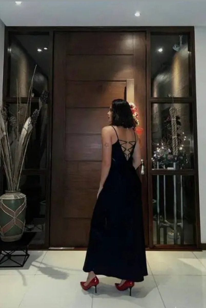 prettyvanessa_g's tweet photo. Vanie Gandler expensive♡ https://t.co/Le752aCKxk