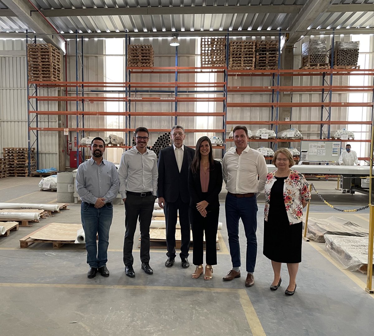 aunthais's tweet photo. Visita à fábrica da @CompositesVci na cidade de #Itupeva, #IDE quebequense no Estado de #SãoPaulo, líder em soluções e produção de peças de alta performance nos setores aeroespacial, aeronáutico, energético, transporte e naval. #qcbr @InvestSP @QuebecBrasil https://t.co/rs54dcrhks