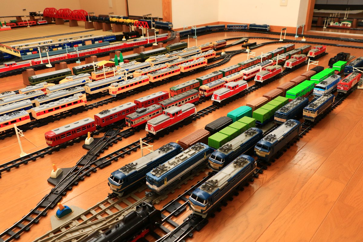 KatsumiT90's tweet image. 懐かしのスーパーレール😀
おもちゃを改造して楽しんでます😊
#スーパーレール #TOMY #FM5