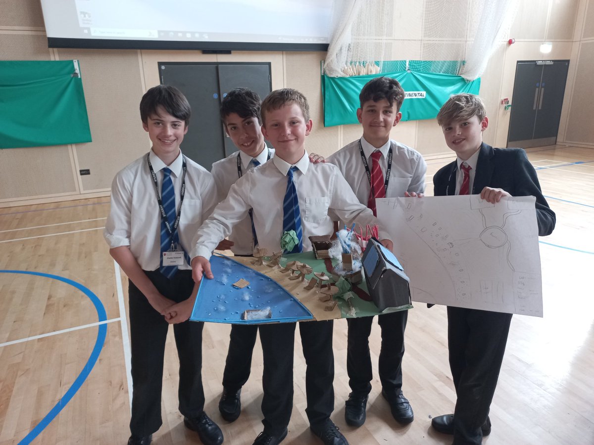 FulhamBoys_DOD's tweet image. Our @BerkeleyGroupUK Rooftop Design winners! Best Presentation, Best Design and Best Teamwork! Well done boys @FBS_Enterprise @fulhamboys