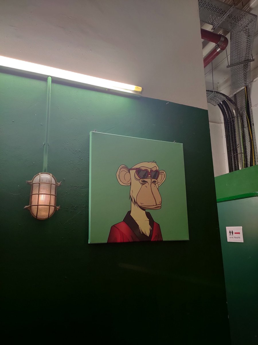 Saw a #bayc fam in a random #HK mall.

How are you, fam
#NFT