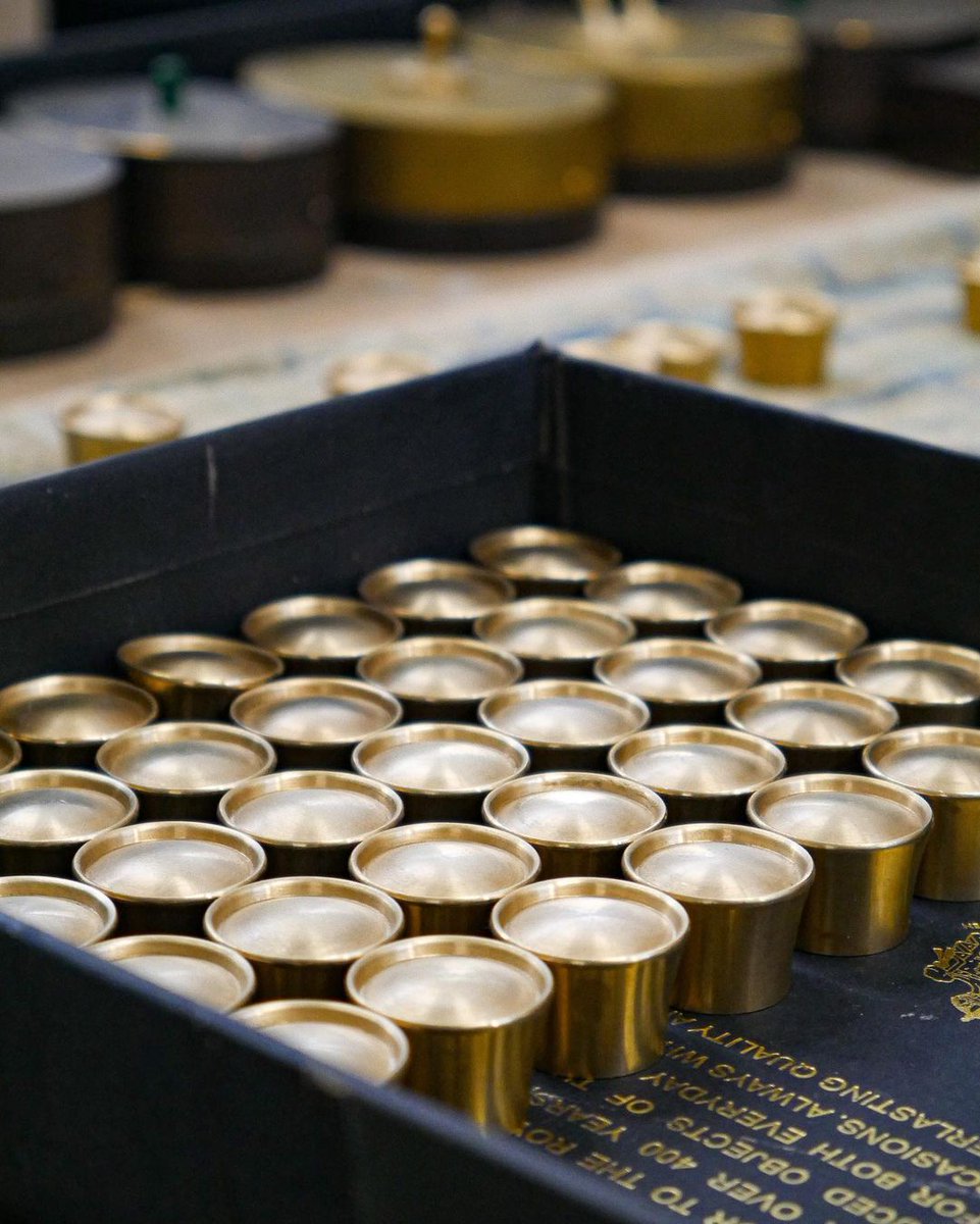 deVOLKitchens's tweet image. Brass turned flared dimmer knobs! Designed in-house for our signature oval light switches, these little gems were inspired by 1920’s Bentley and Spitfire dashboards for that extra classically British pizzazz! devol.ltd/switchesandsoc… #EnglishDesign