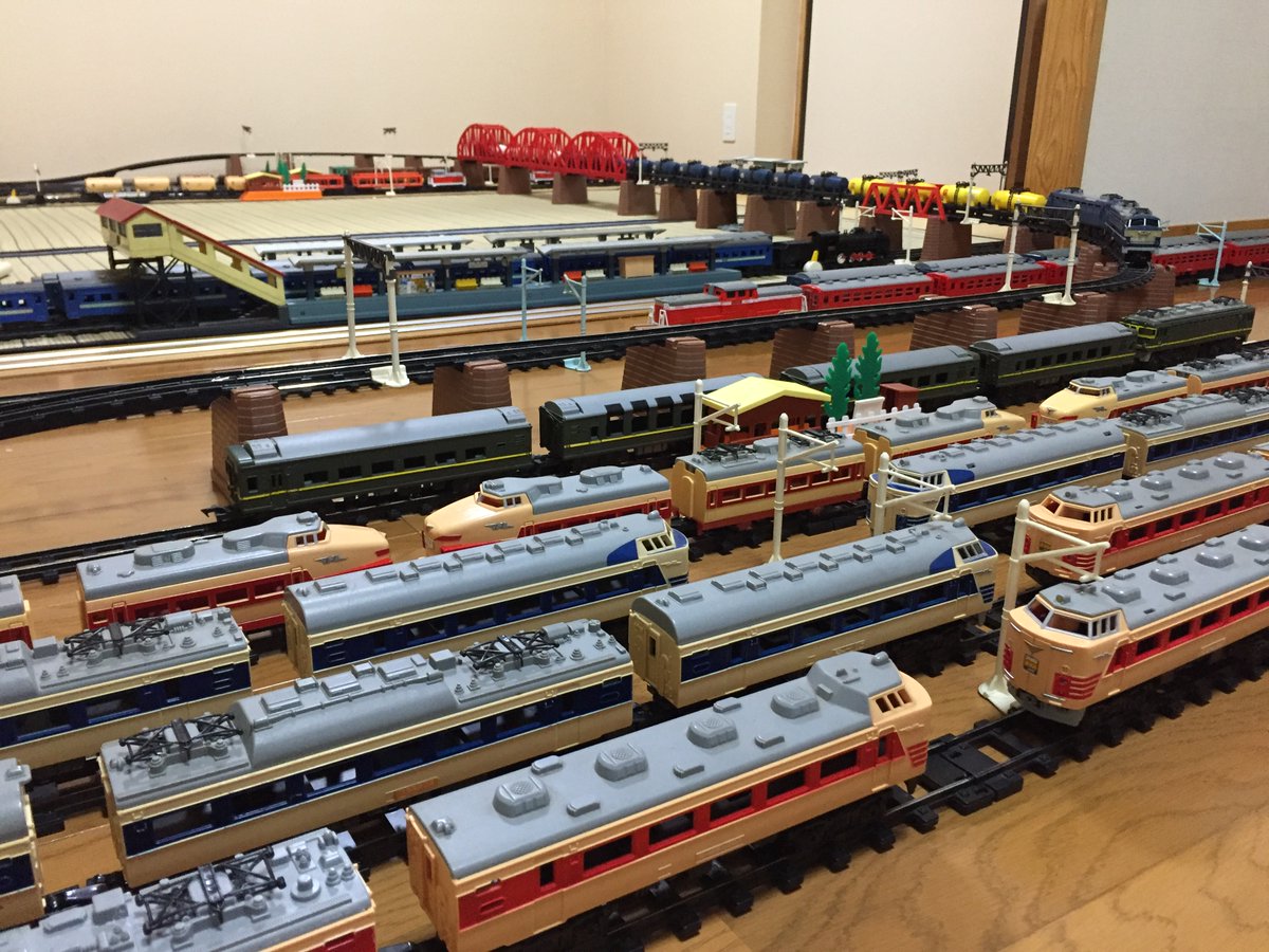 KatsumiT90's tweet image. 懐かしのスーパーレール😀
おもちゃを改造して楽しんでます😊
#スーパーレール #TOMY #FM5