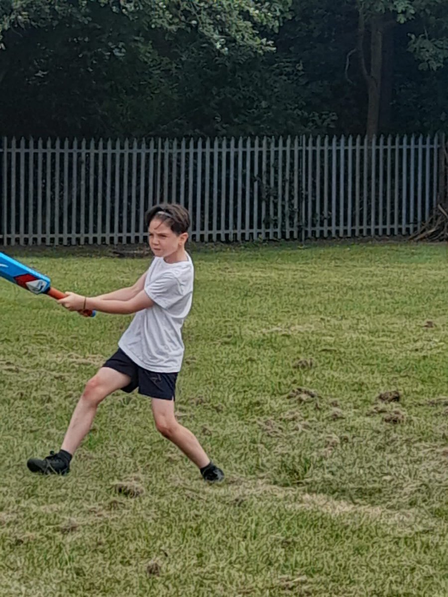 SkylarksHFS's tweet photo. What a fantastic effort from our cricket team today from @Class7HFS @Class5HFS @Class6HFS Thank you to @RegentFarmFirst and @LeeSterrySports for organising a wonderful experience for our children. #gosforthgetsgoing https://t.co/uN4Yvk1Jgv