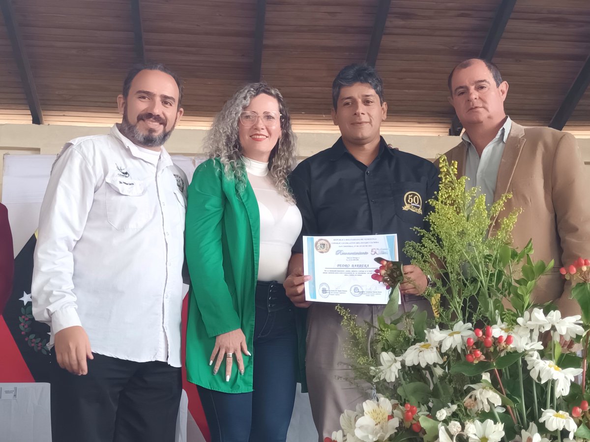 Entrega De Certificados A Profesores En El M.A.I.C.A