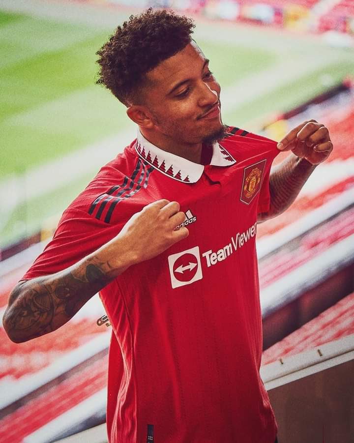 ManUtdInPidgin's tweet image. No Manchester United fan suppose get few followers because we get 120 million #MUFC daily active users on Twitter!

Retweet and drop ‘❤’ make we follow each other.
#MUNLIV