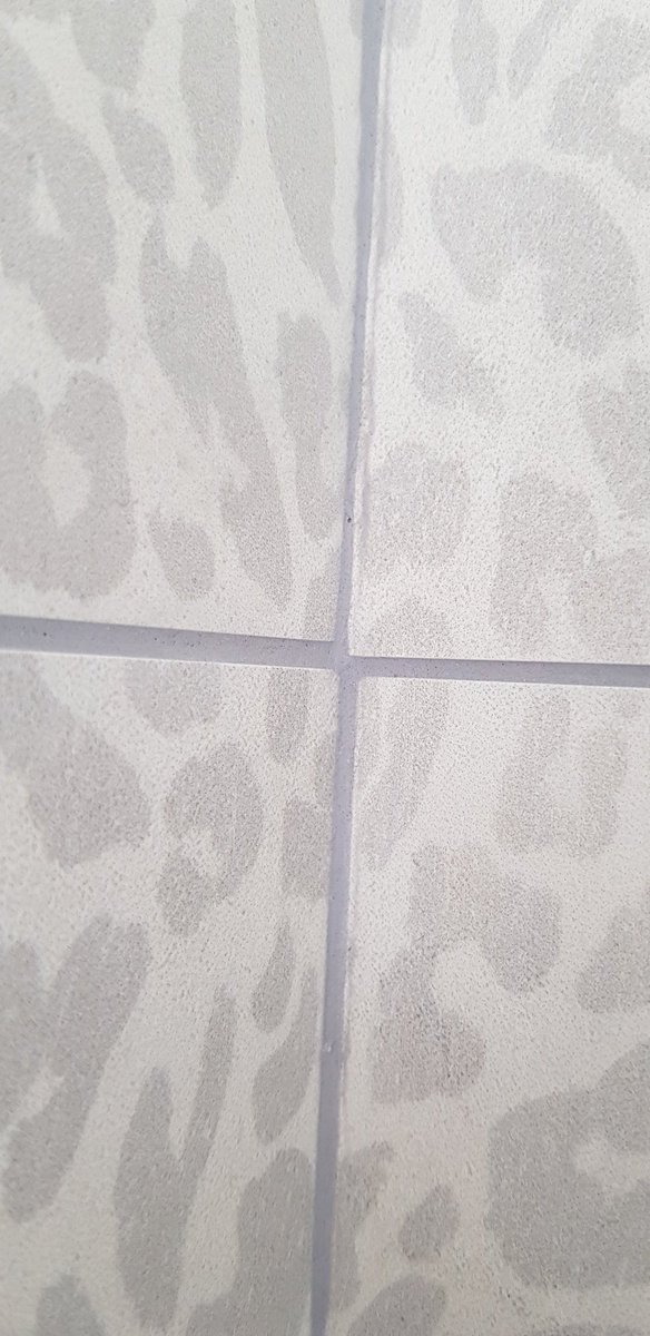 seanholder91's tweet photo. @AvantHomes Get to know huge snagging lists . Tiling we got. https://t.co/GAWn7NkCGv