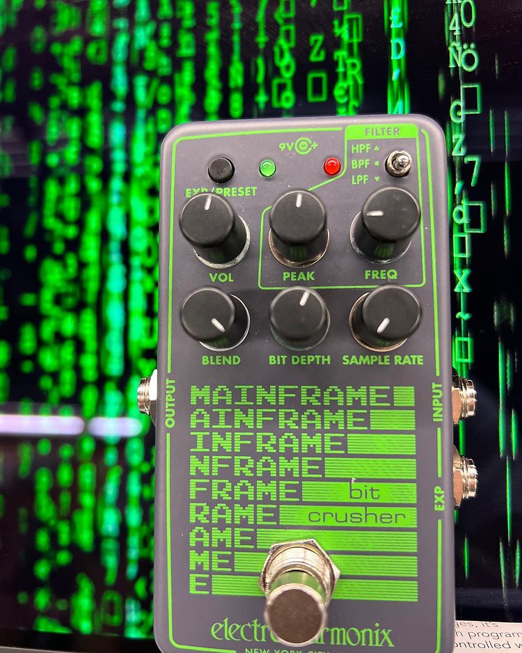 EHX's tweet photo. Get lost in the EHX Mainframe!
https://t.co/A27bwc9edH
📷 Rock n Roll Rentals 

 #ehx #guitarpedals #guitargear #guitareffects #electroharmonix #bitcrusher #mainframe #samplerate #bitrate #filter https://t.co/JV9AQSeR2c