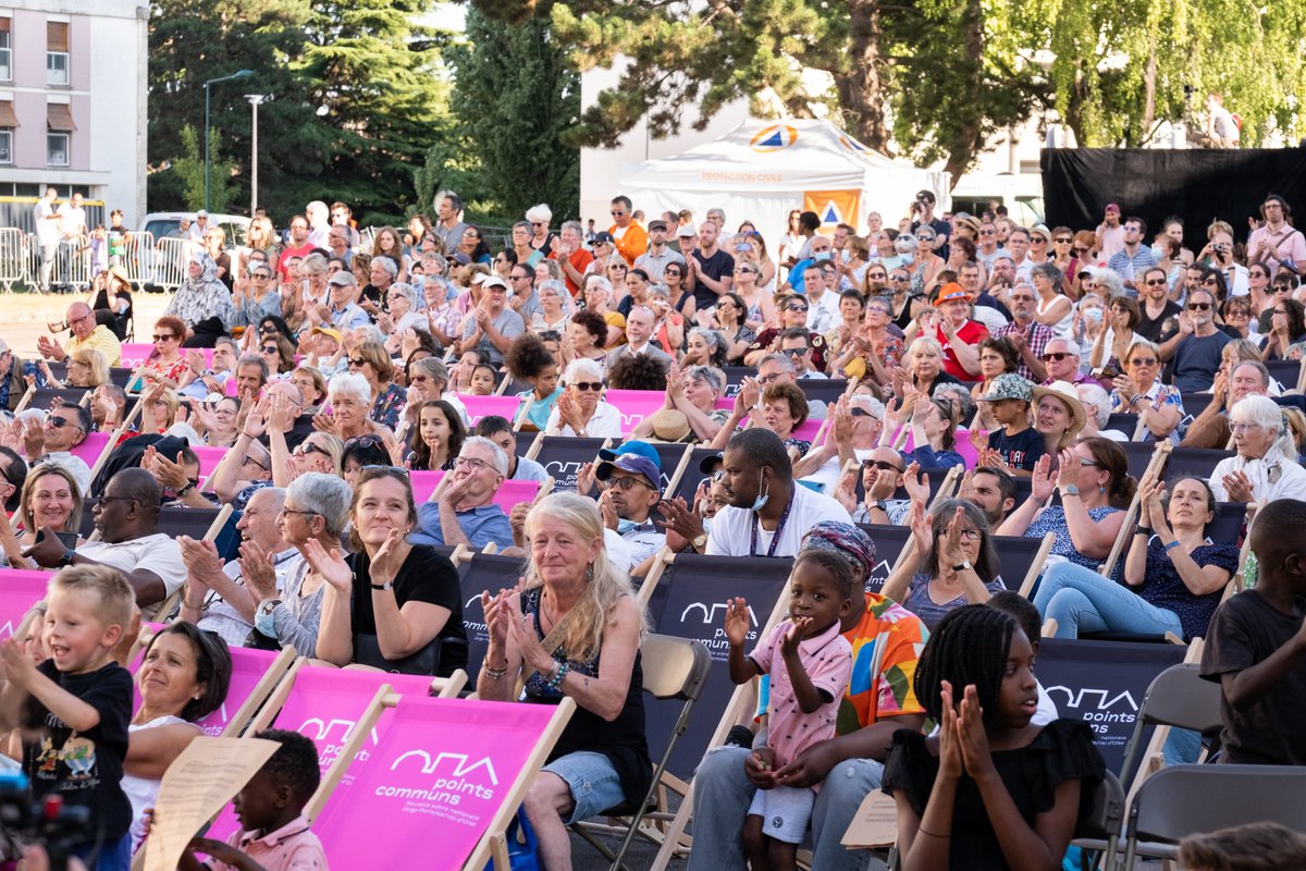 pointscommunsSN's tweet photo. 🎉🎶Samedi dernier, vous étiez près de 1300 spectateurs à partager avec nous le #concert inédit #GrandEnsemble de l'@ONDIF !
👏Un grand merci aux habitants, à nos partenaires, aux relais du territoire et à l'équipe de Points communs, impliqués dans le projet depuis des mois. https://t.co/rmZjZjT9zI