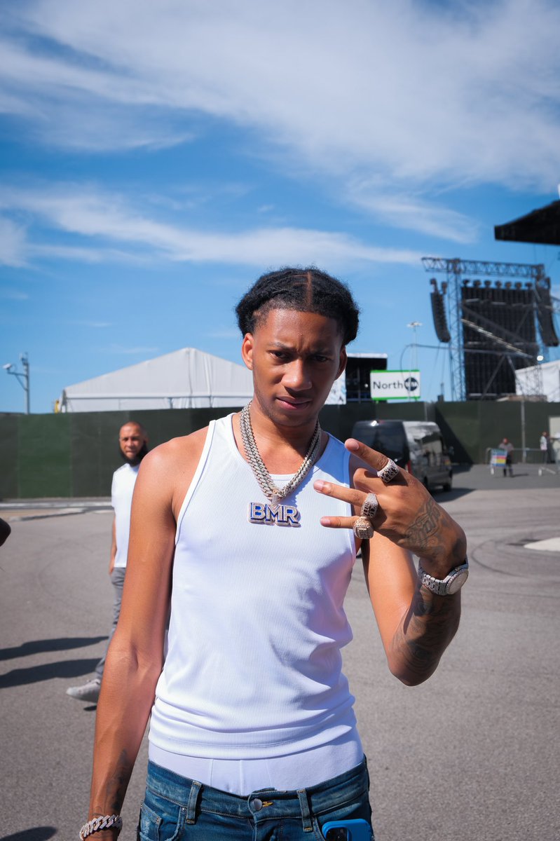 reecewhiteheadd's tweet photo. @DiggaD_CGM at @WirelessFest https://t.co/m90AOyspb6