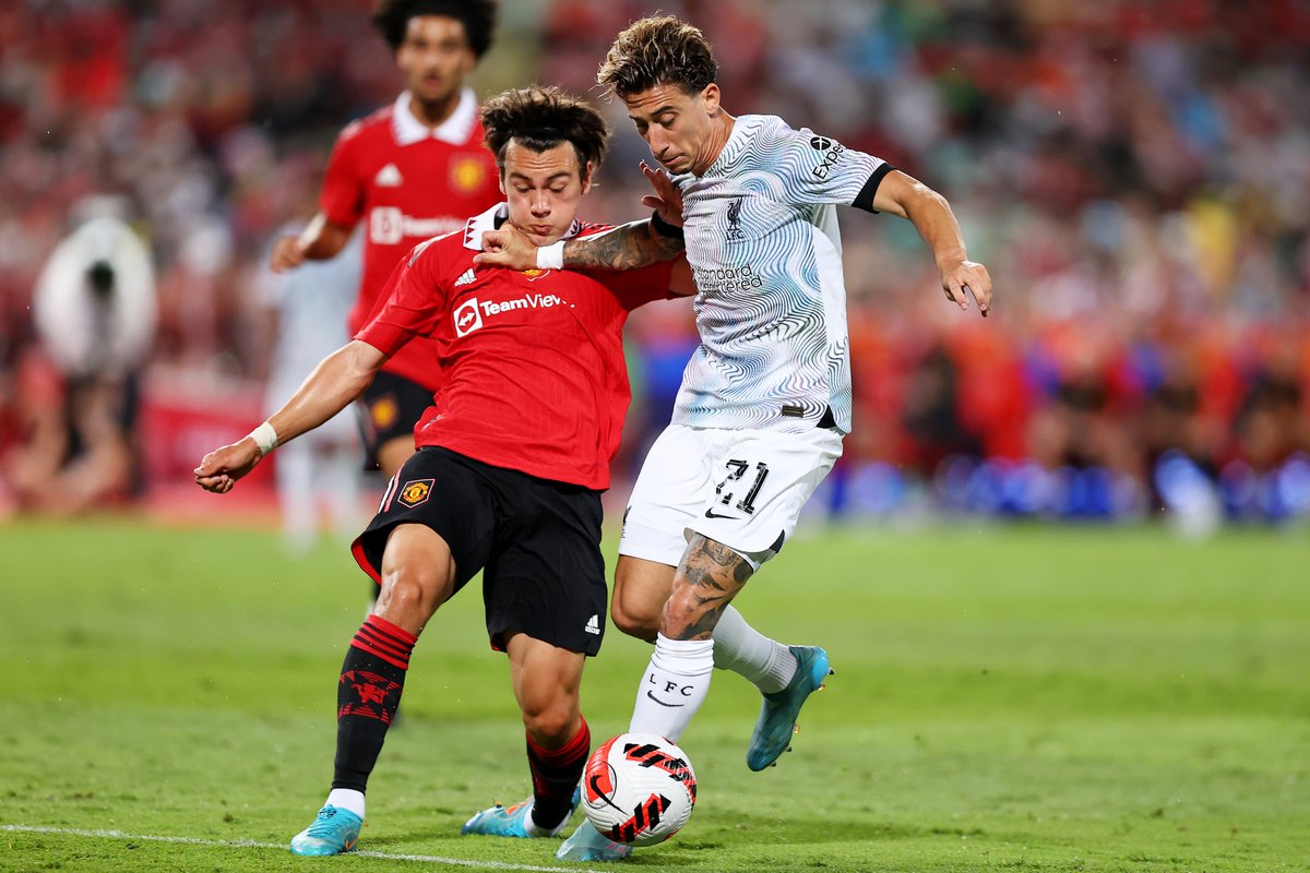ManUtd's tweet photo. ⚔️ Battles all over the park.

The score remains 3-0 to United — keep going, Reds! 💪

#MUFC || #MUTOUR22 https://t.co/j4LKLlHGXg