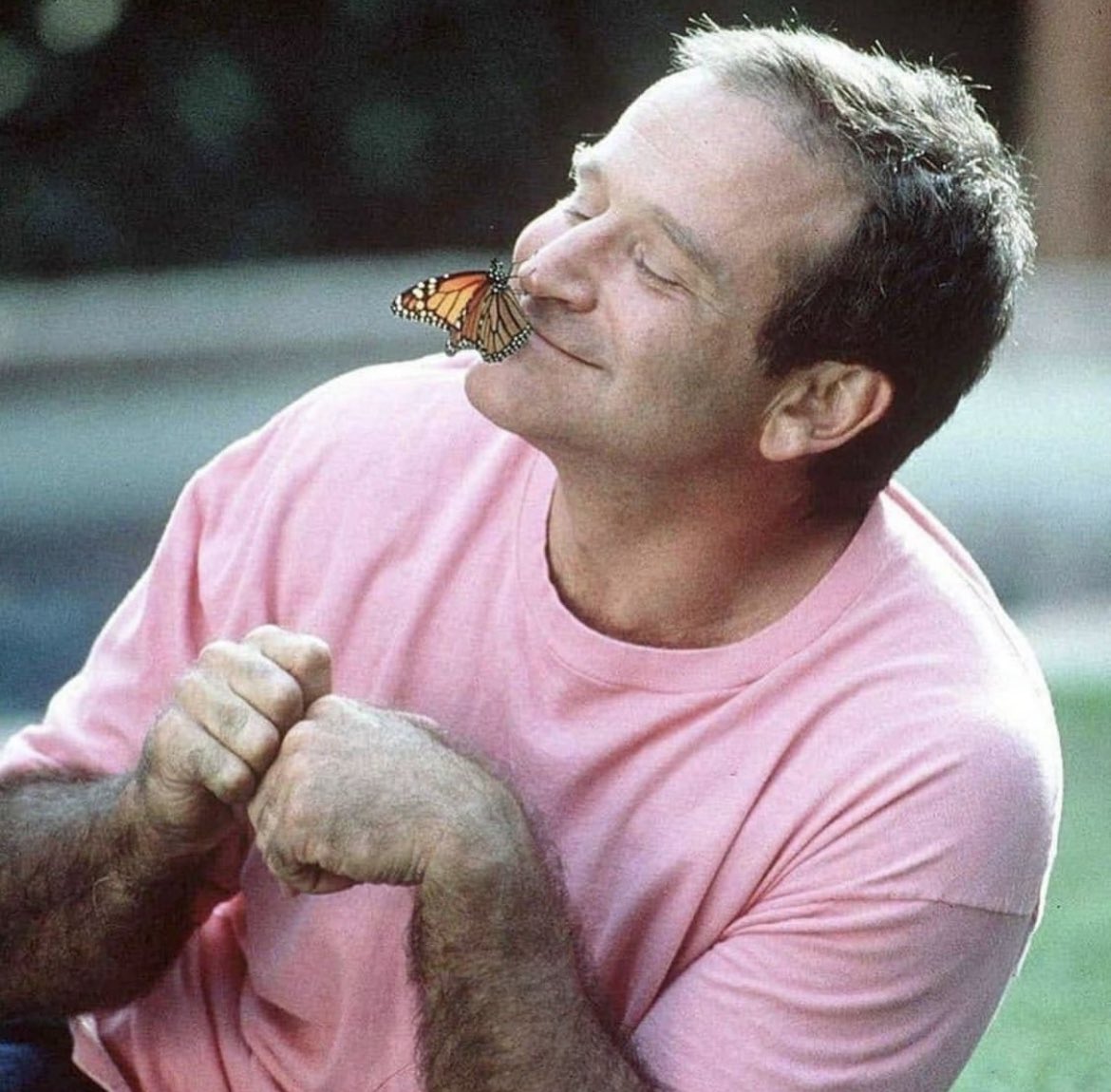 Youridefou's tweet image. Un jour Robin Williams a dit : "Je pense que les gens les plus tristes font toujours de leur mieux pour rendre les gens heureux, parce qu'ils savent ce que c'est que de se sentir absolument sans valeur et ils ne veulent pas que quelqu'un d'autre se sente comme ça."