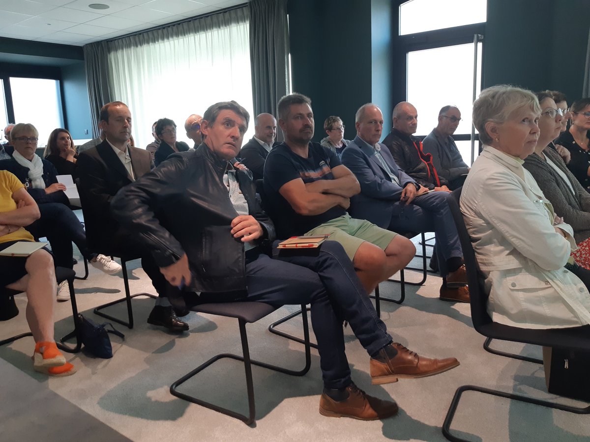 LoudeacCmb's tweet image. COMUT de LOUDEAC : présentation du territoire par les Administrateurs des CCM, évolution de l&apos;assurance emprunteur &amp;amp; intervention de @Julien_Carmona_  sur les actualités @cmarkea et du @CMBretagne  #simplicité #proximité @CreditDd22  @FRBernicot